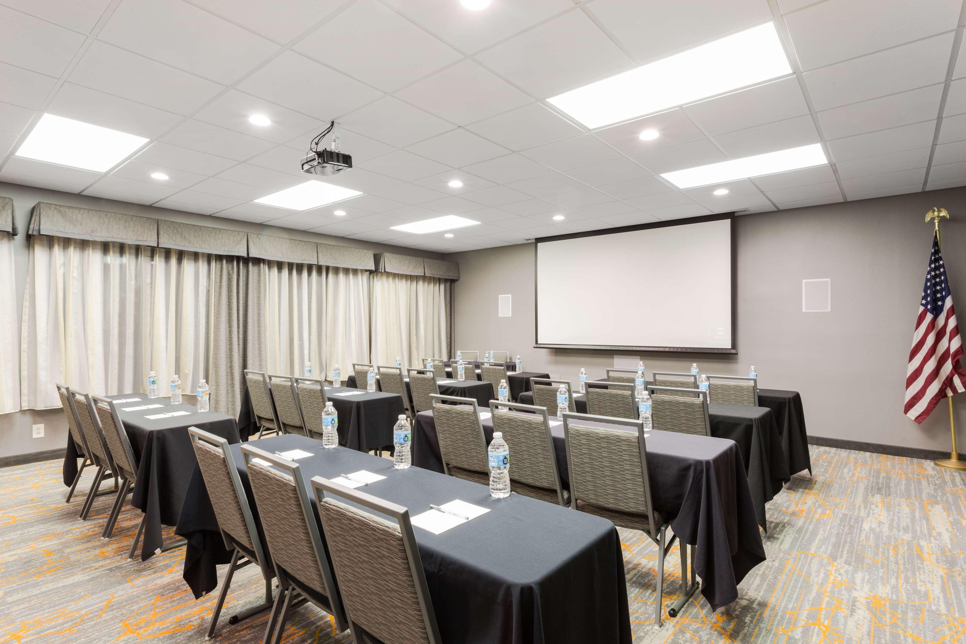 Hampton Inn Pittsburgh/West Mifflin Exterior photo