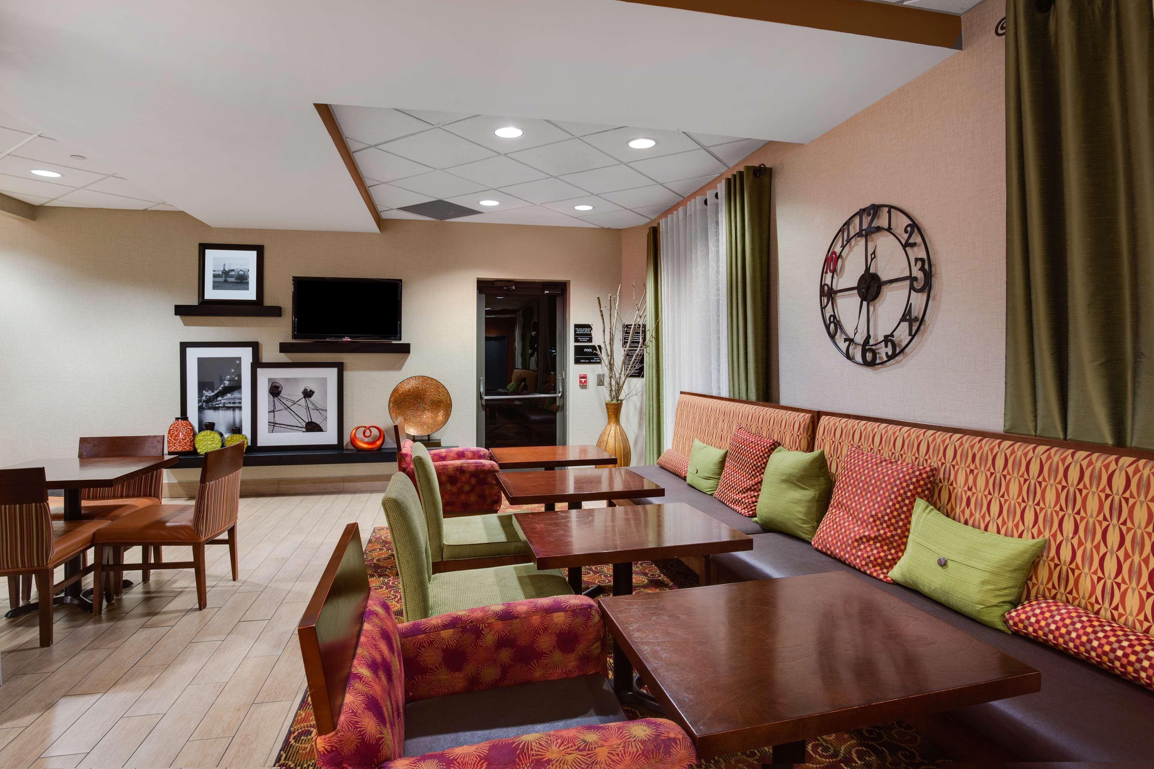 Hampton Inn Pittsburgh/West Mifflin Exterior photo