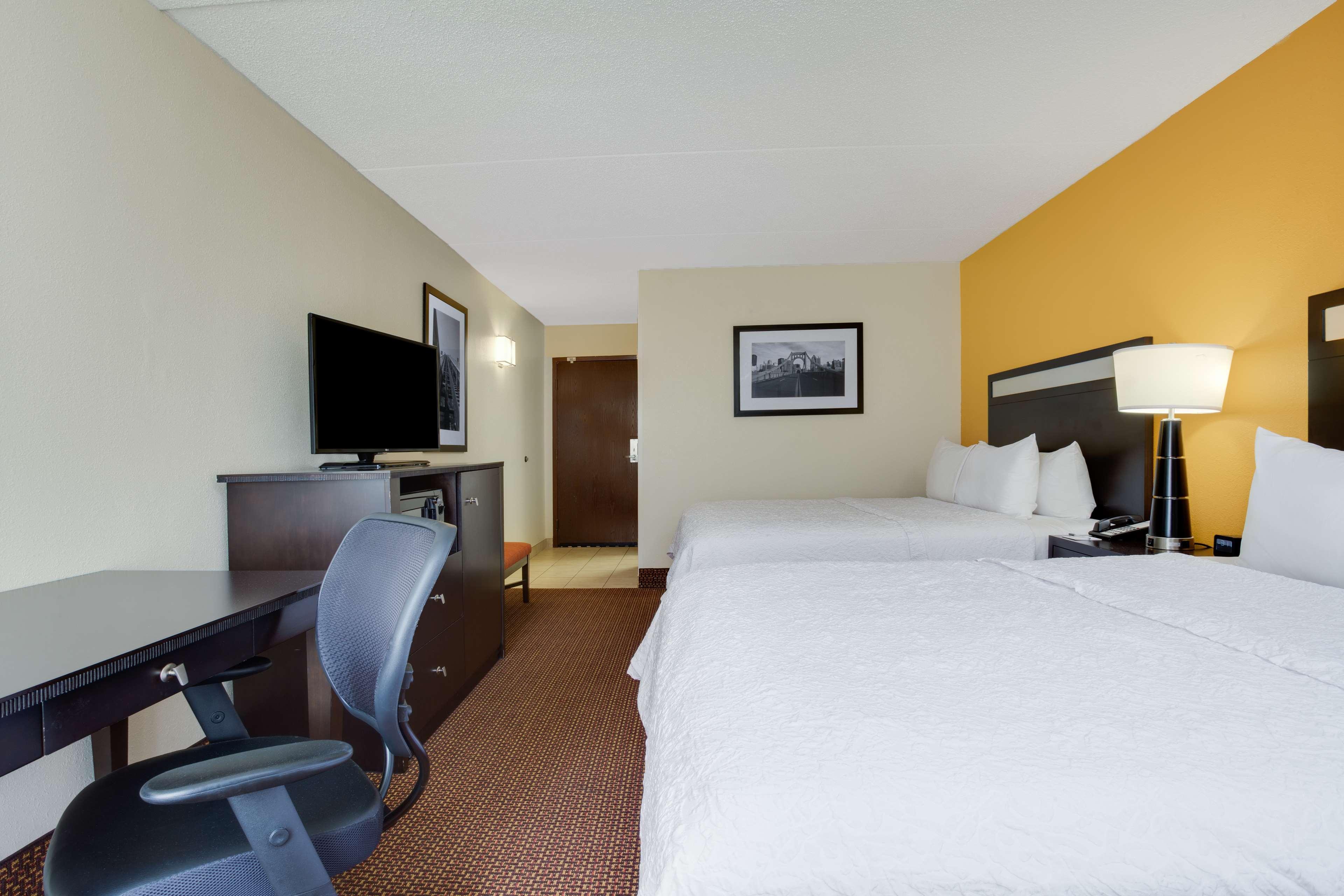 Hampton Inn Pittsburgh/West Mifflin Exterior photo
