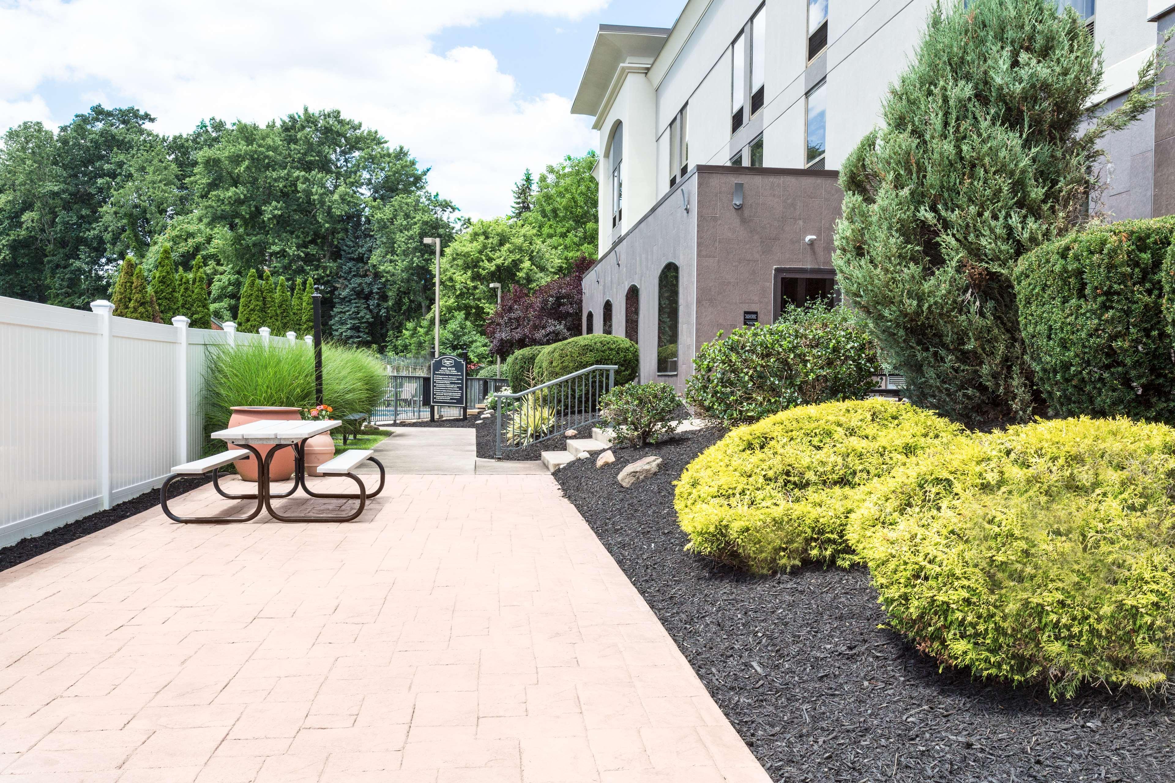 Hampton Inn Pittsburgh/West Mifflin Exterior photo